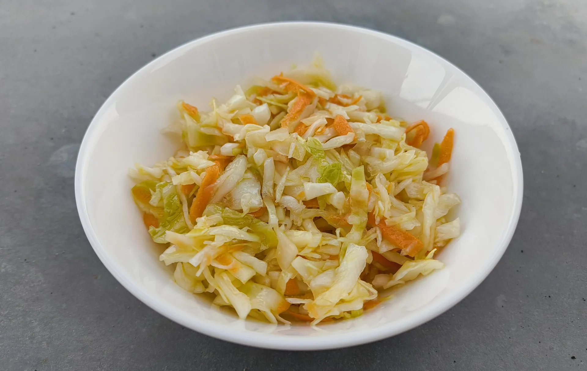 Azjatycka surówka z kapusty białej